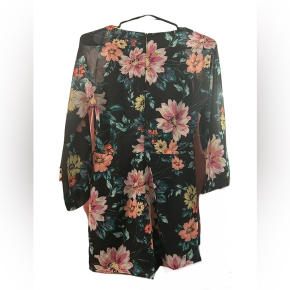 Yumi Kim Floral button front long sleeve romper - Picture 4 of 6